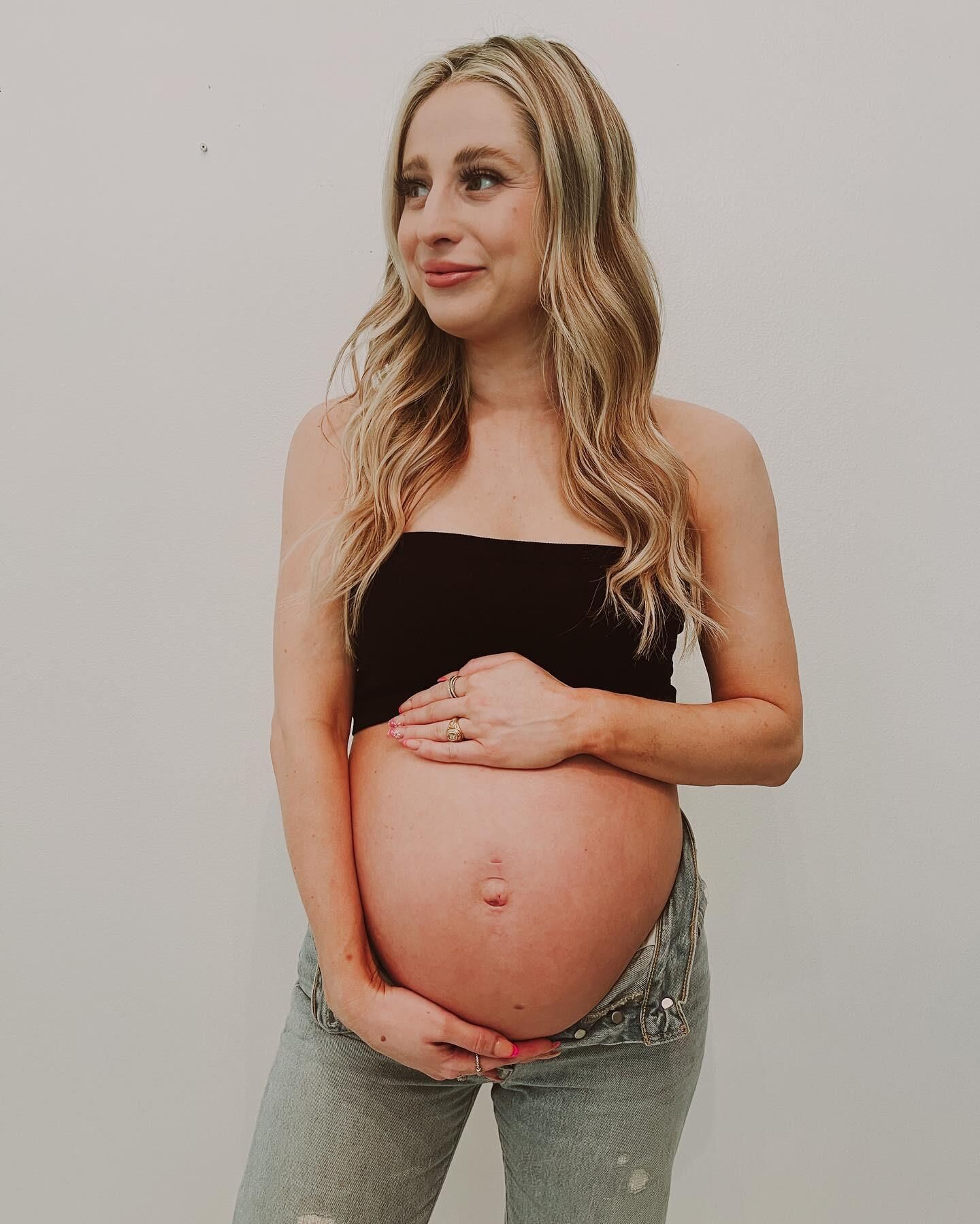 Power Blonde Preggo