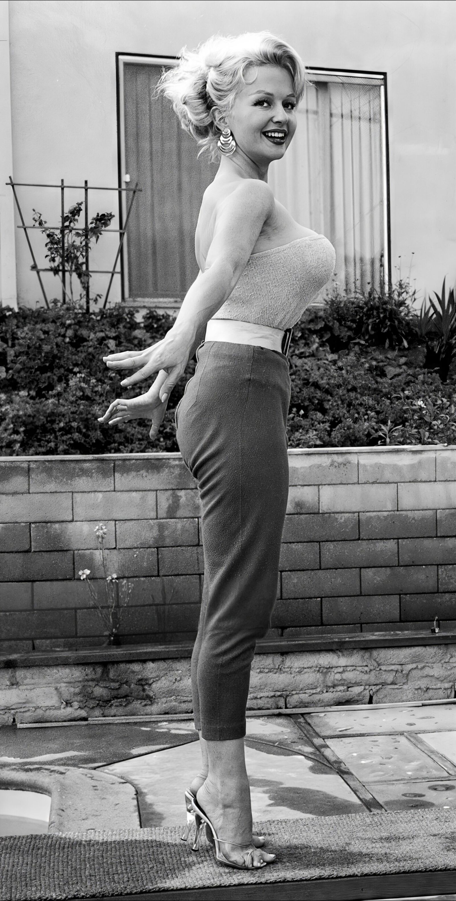 A atriz vintage Greta Thyssen em Hiper Resolução