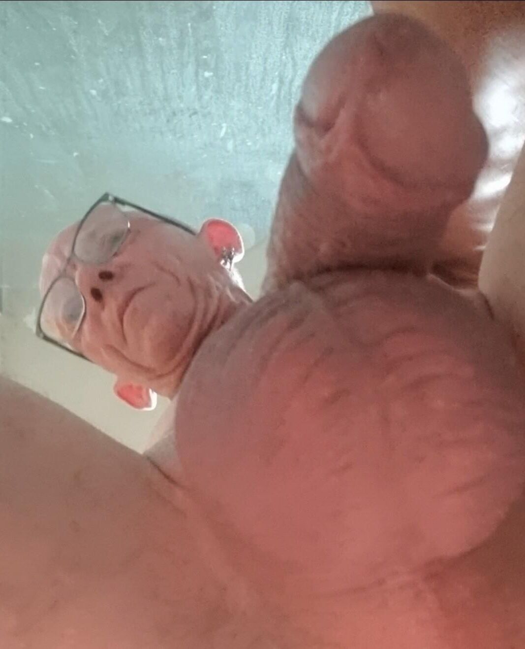 SMALL CLIT BIG HOLE