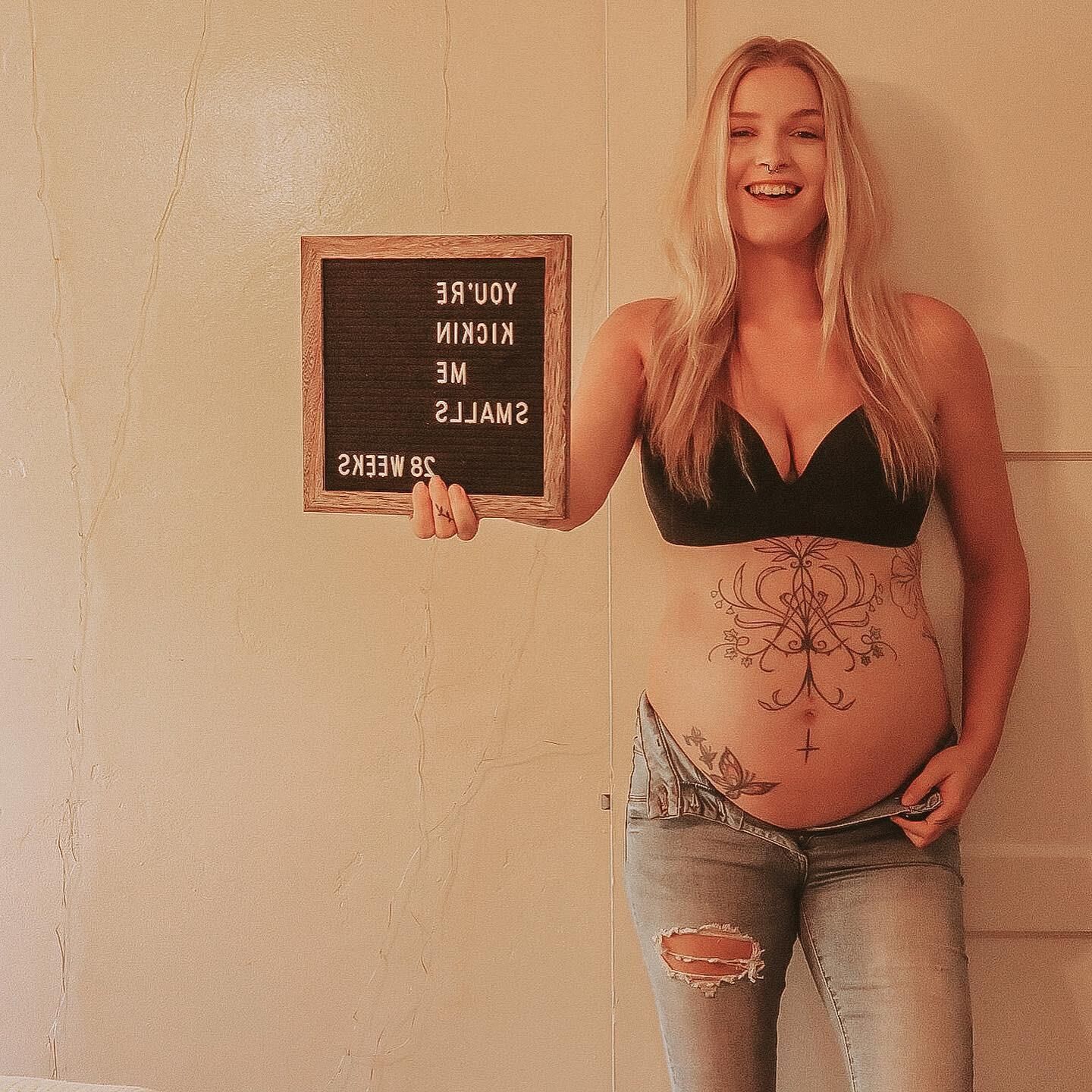 Power Blonde Preggo