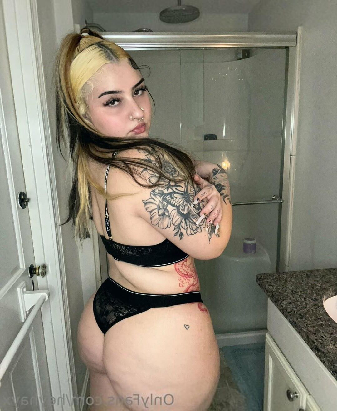 Hayley Big Butt Big Tits Schönheit Brünette BBW Girl gemischt Hot Shot