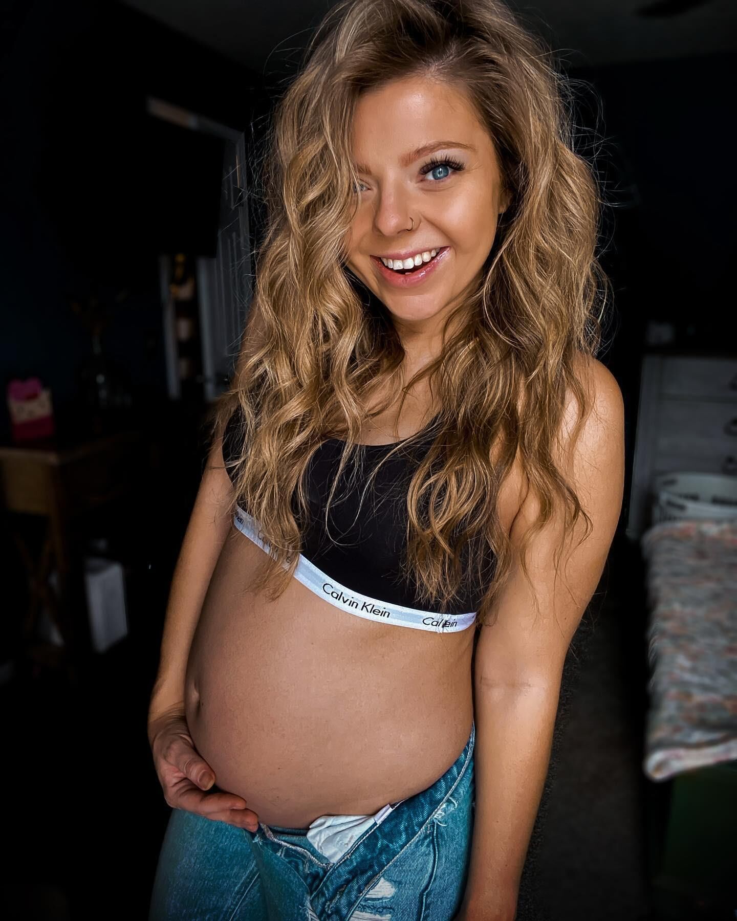 Power Blonde Preggo