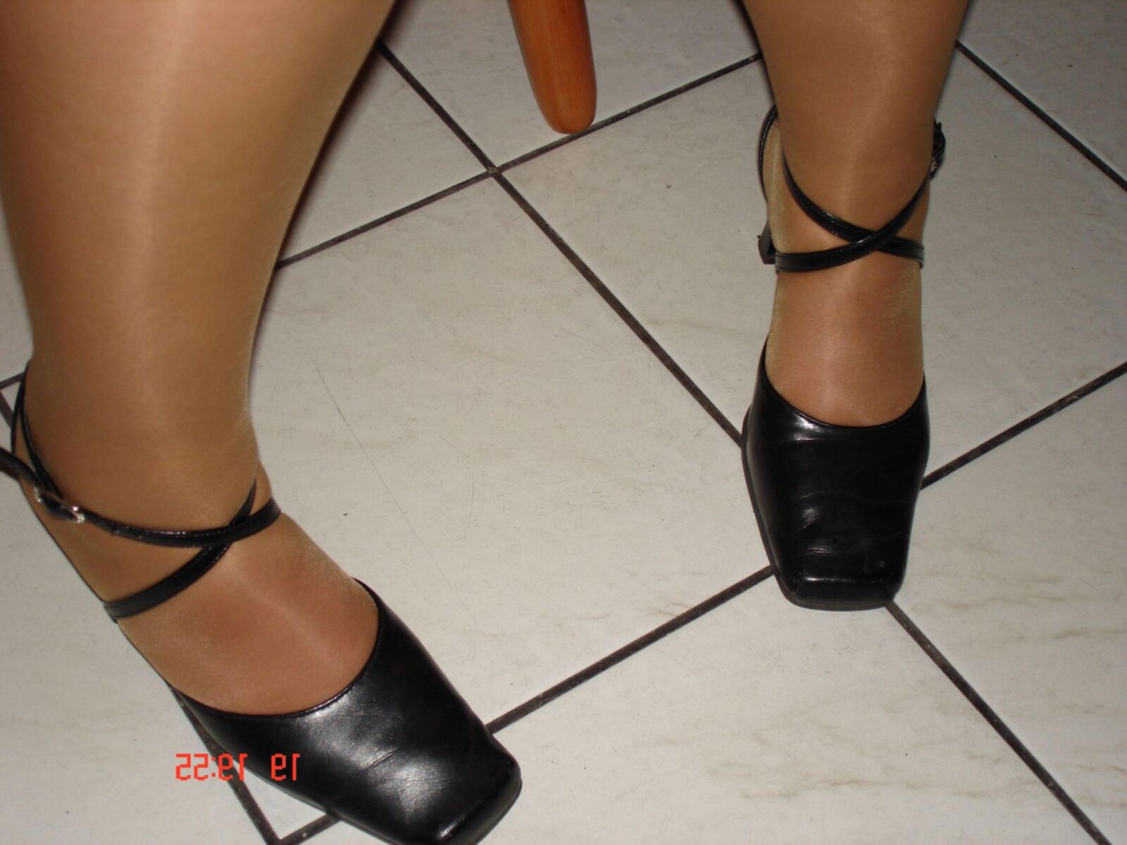 Glänzen Strumpfhosen und meine Schuhe sexy