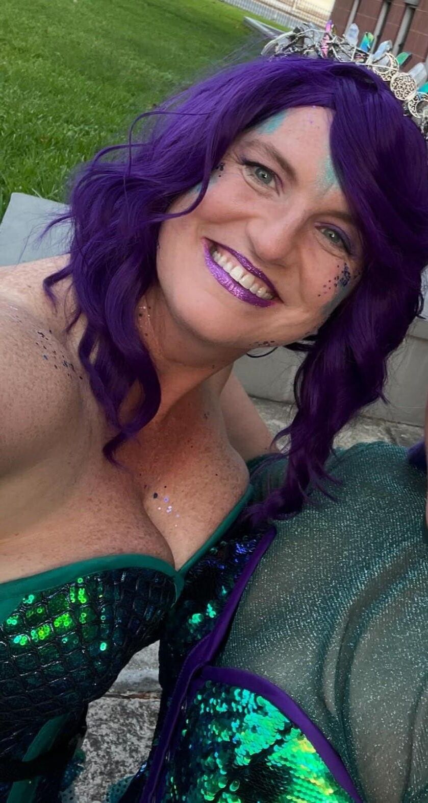 LORIE \'s Liberous Mardi Gras Tits