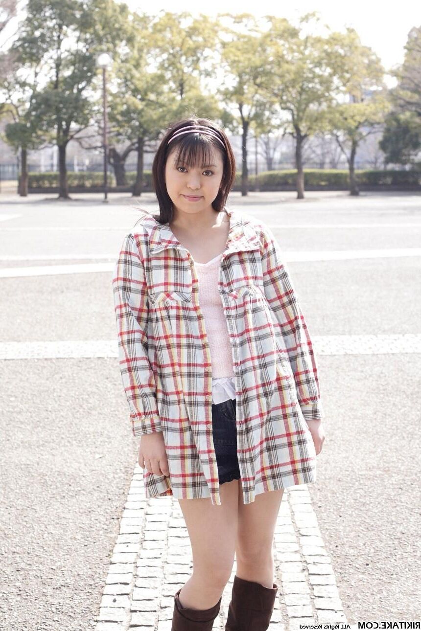 Modèle de nu japonais Momoha Hasegawa