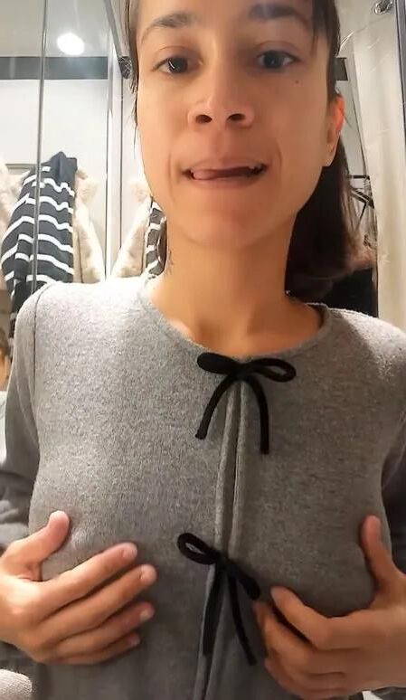 Emilie Kleine Französin MIT Harten Nippeln