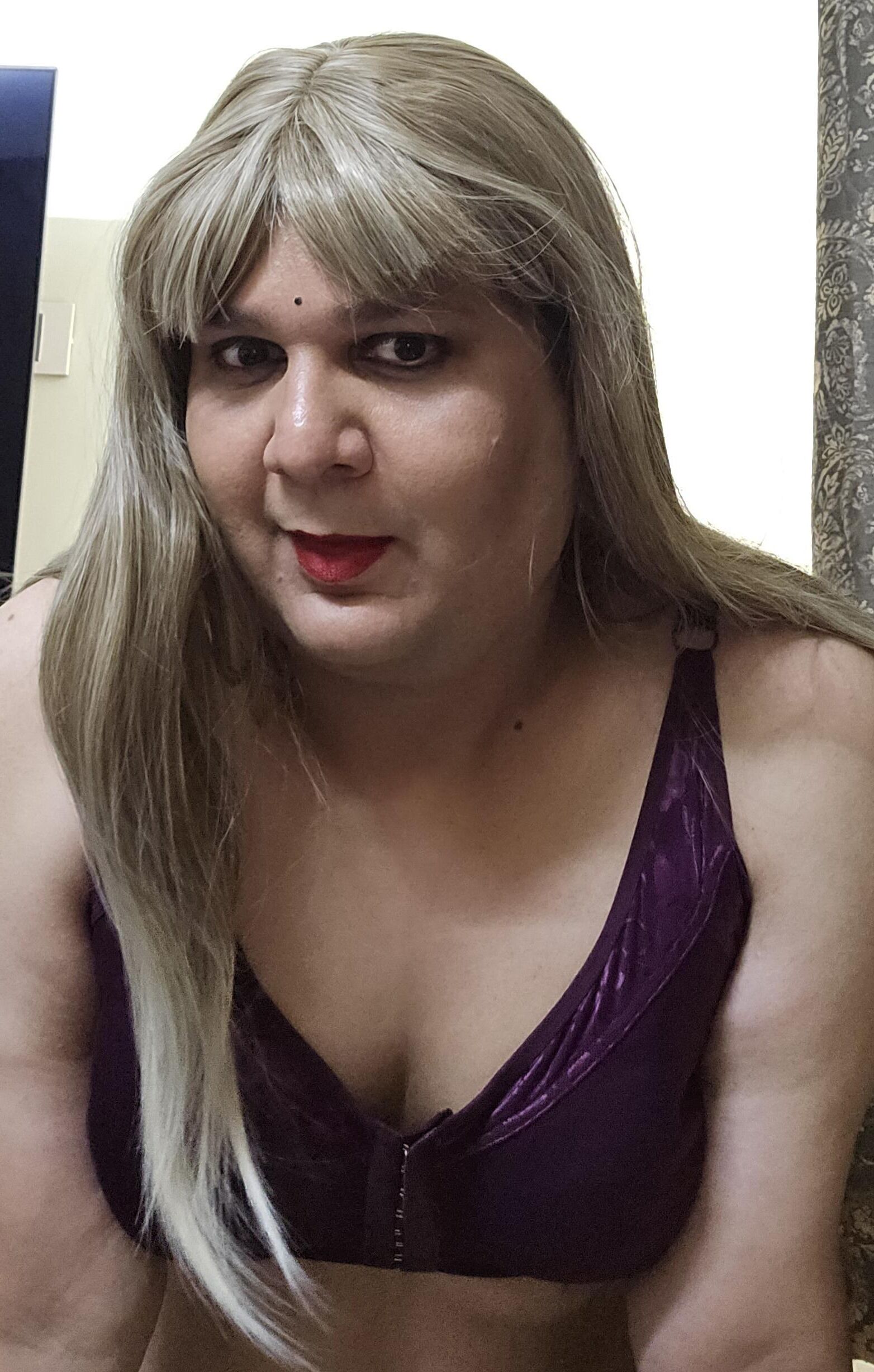 rubio transexual Monica M muestra el set