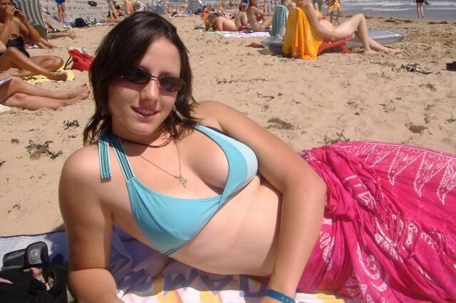Voyeur Spy Oops Bikini swimsuit downblouse nipslip feet foot 