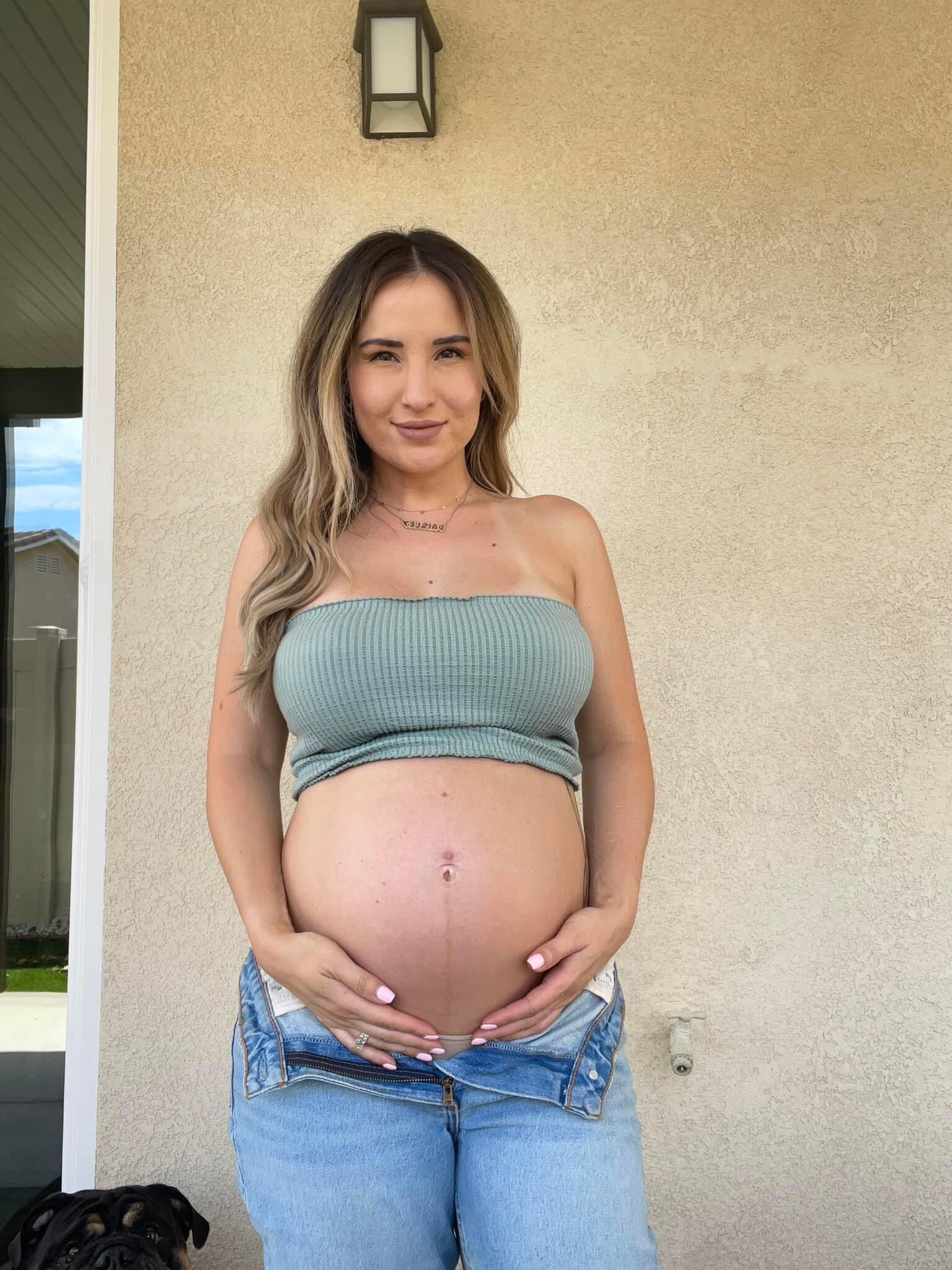 Power Blonde Preggo