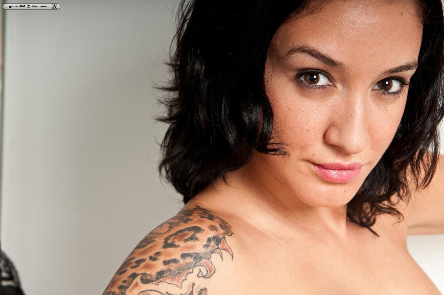 Zivity Leeann Leah auf Punkt (x)