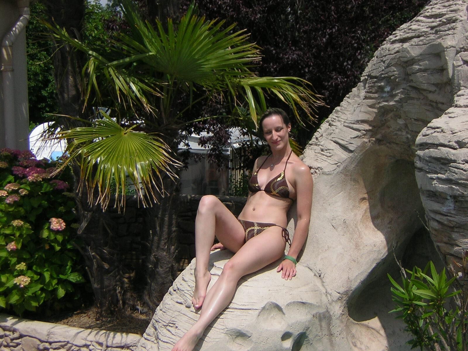Downblouse Nipslip Oops nipple tits boobs bikini Swimsuit 