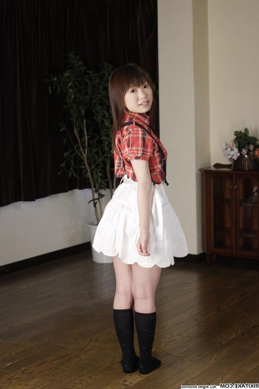 Modèle de nu japonais Sakura Konno