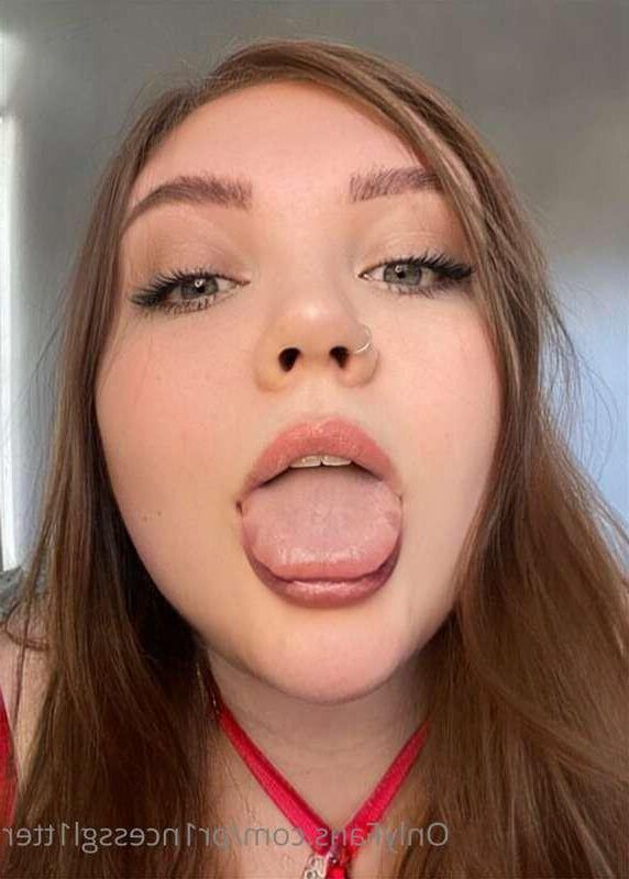 Halligan Big Ass Big Boobs brunette bbw fille mixtes
