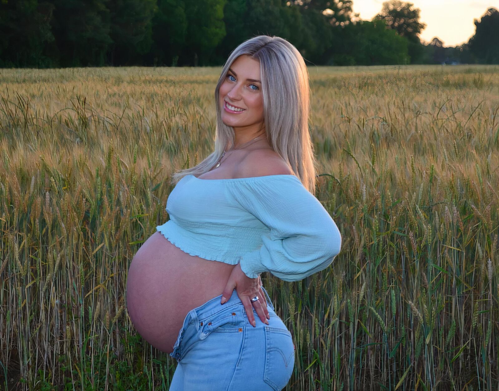 Power Blonde Preggo
