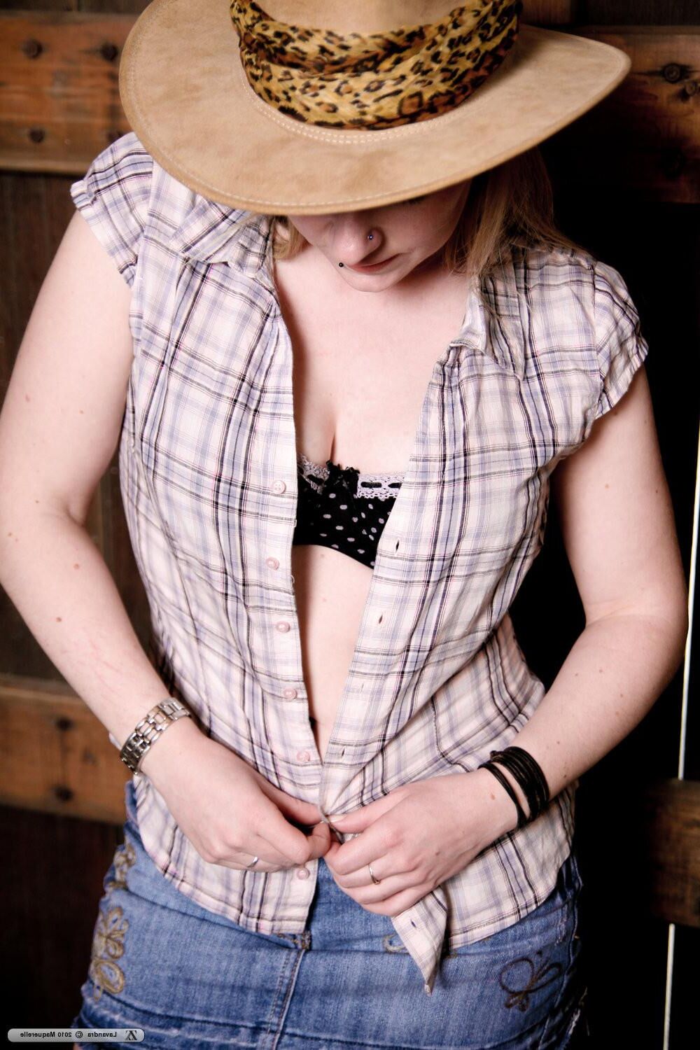 Zivity Lavandra La Grange (x)