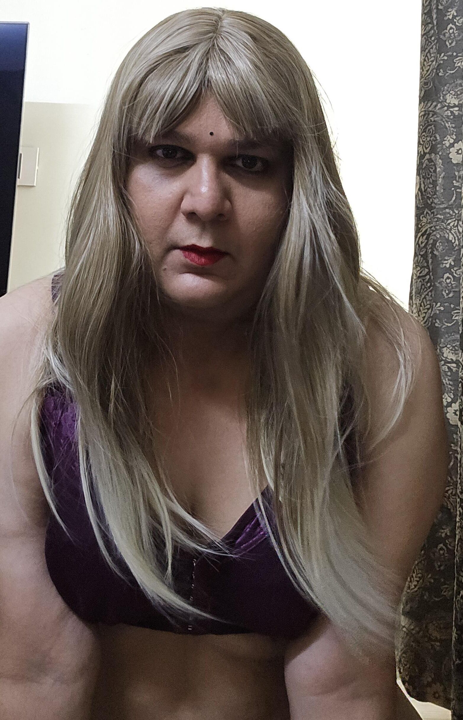 rubio transexual Monica M muestra el set