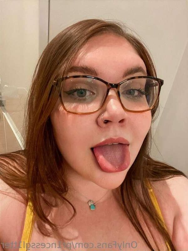 Halligan Big Ass Big Boobs brunette bbw fille mixtes