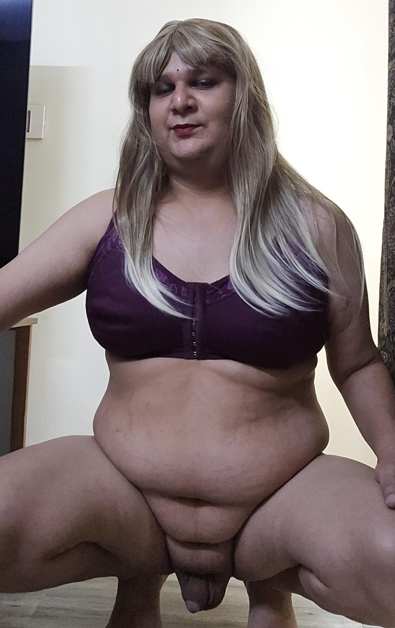 rubio transexual Monica M muestra el set