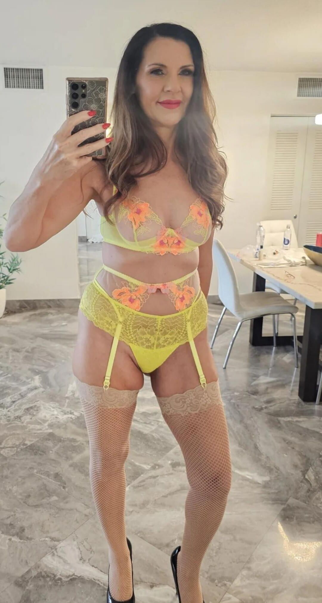 Lingerie madura