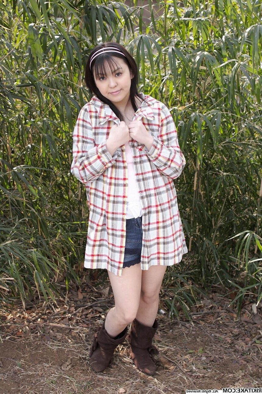 Modèle de nu japonais Momoha Hasegawa