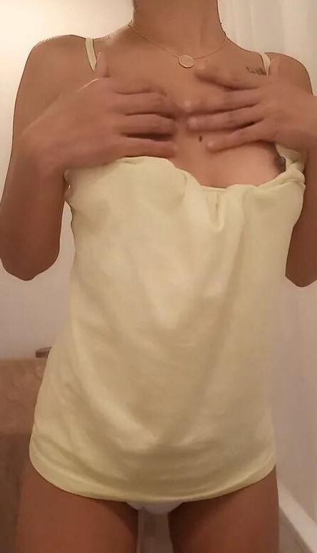 Emilie Kleine Französin MIT Harten Nippeln