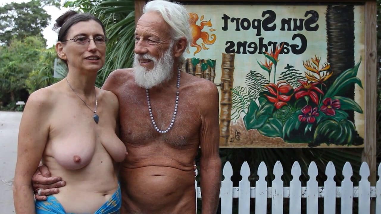 Nudista