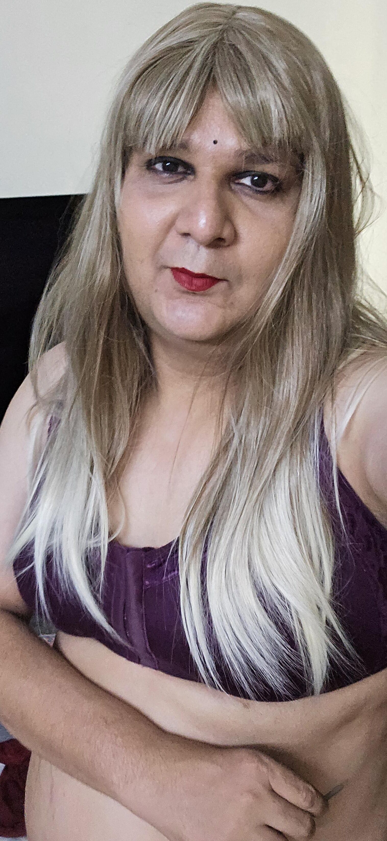 rubio transexual Monica M muestra el set