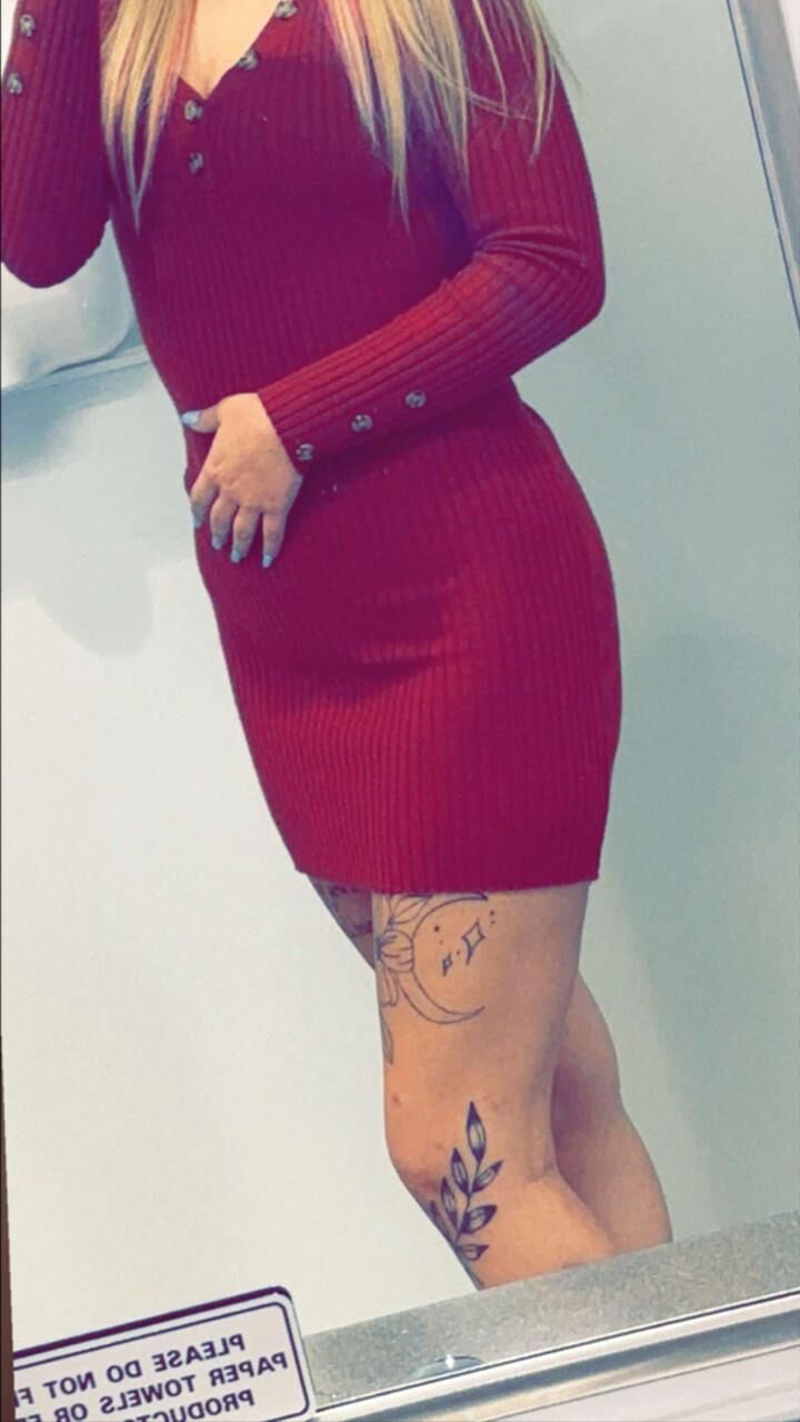 Amber is a slutty yo Snapchat seller