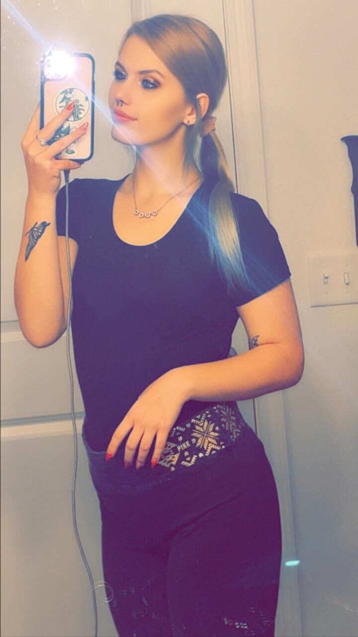 Amber is a slutty yo Snapchat seller