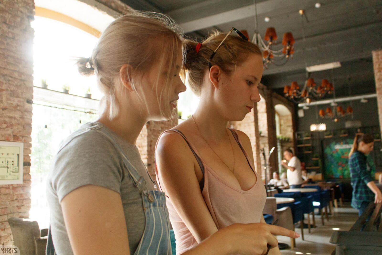 Diana and Victoria