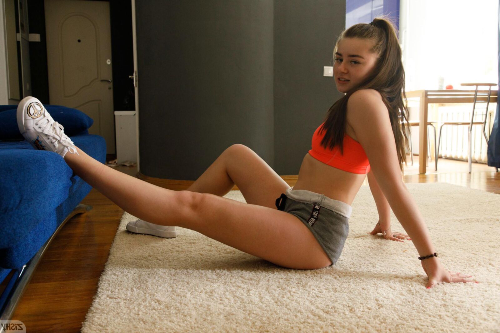  olena kozich stretch tease