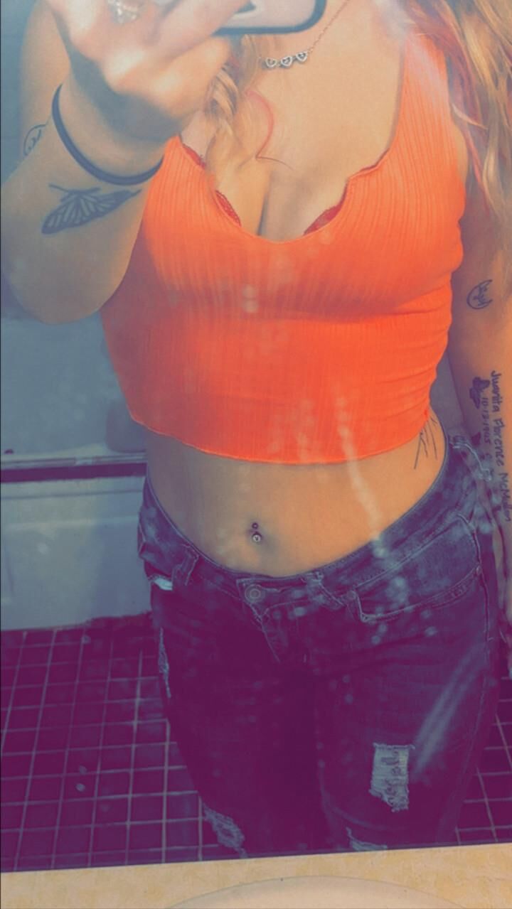 Amber is a slutty yo Snapchat seller