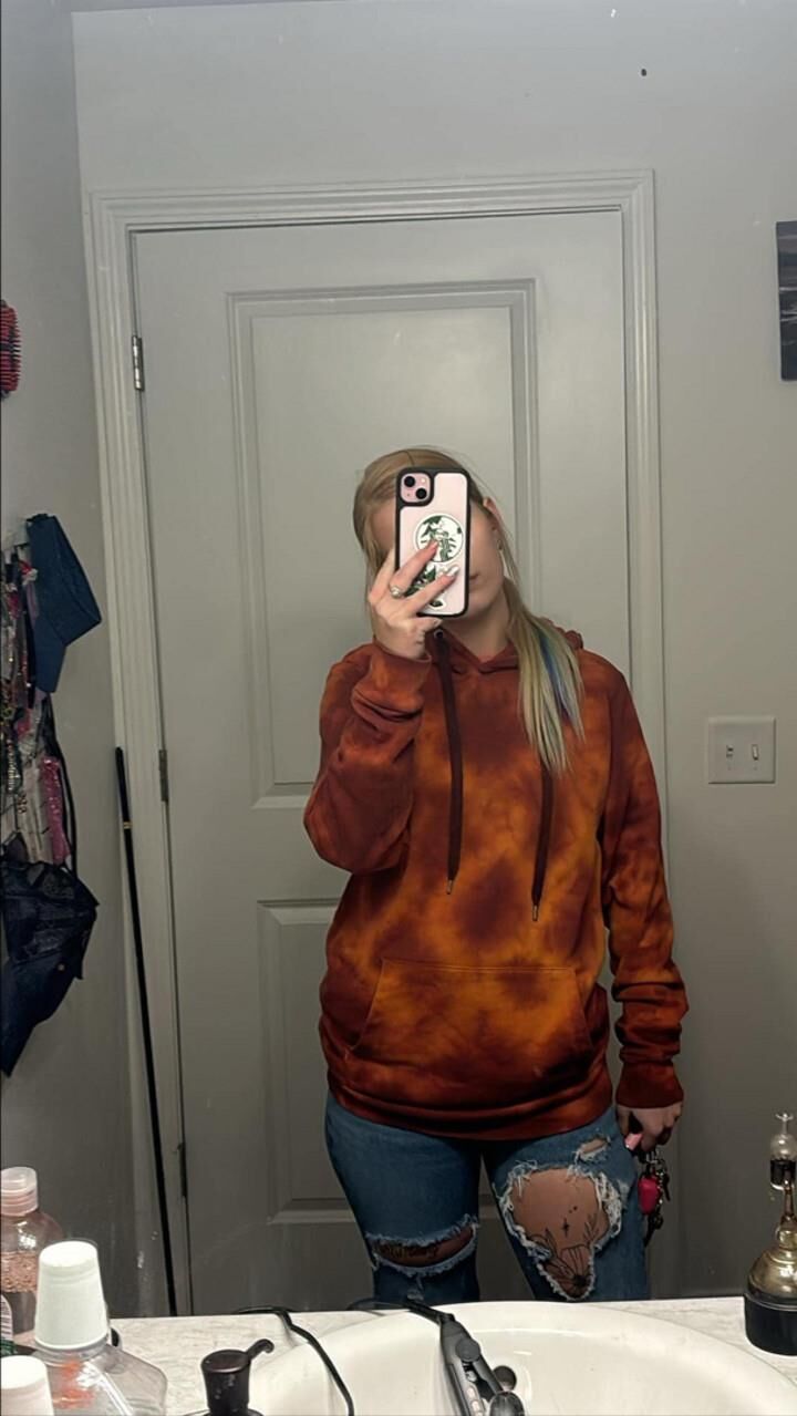 Amber is a slutty yo Snapchat seller