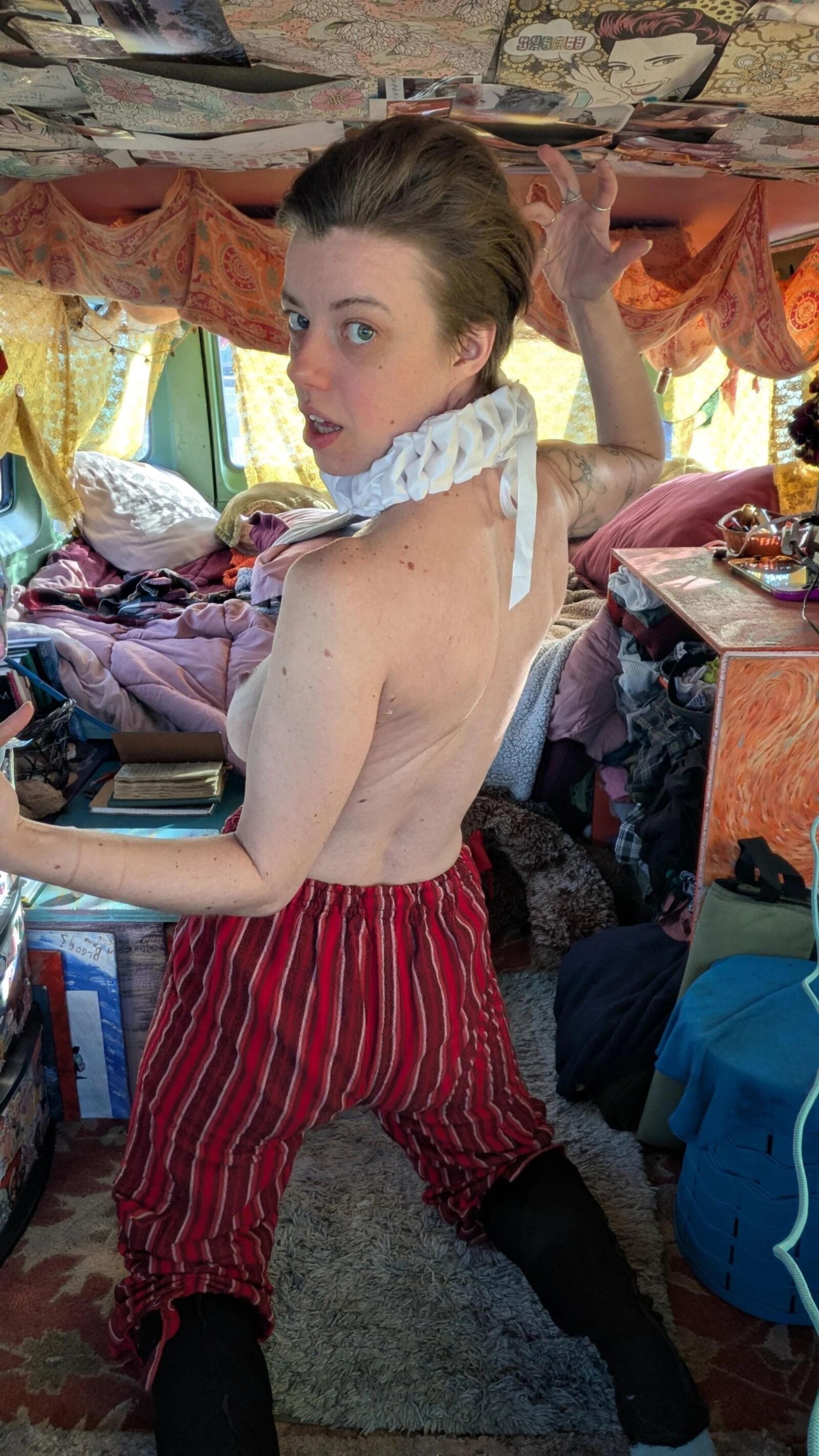 La Teufeuse Poilue a de bien beaux Nichons