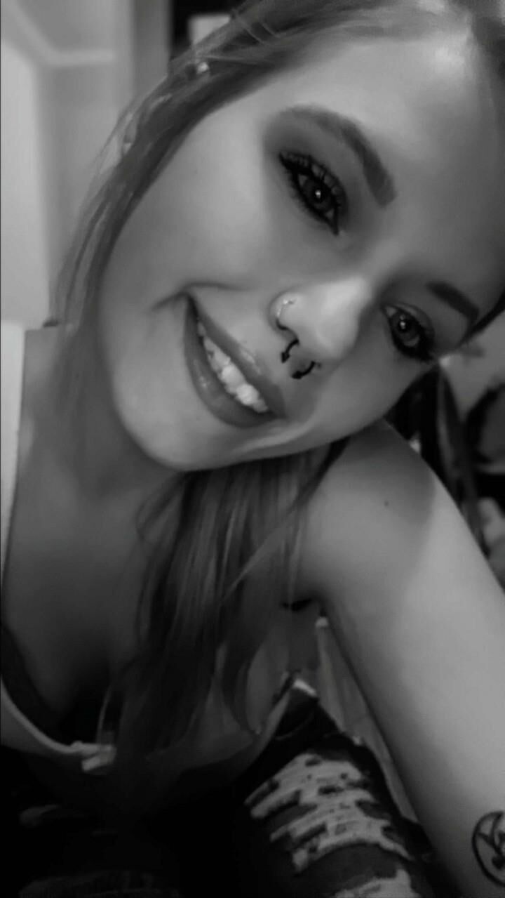 Amber is a slutty yo Snapchat seller