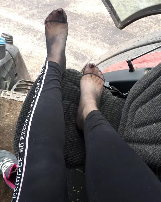 iranian nyloned feet