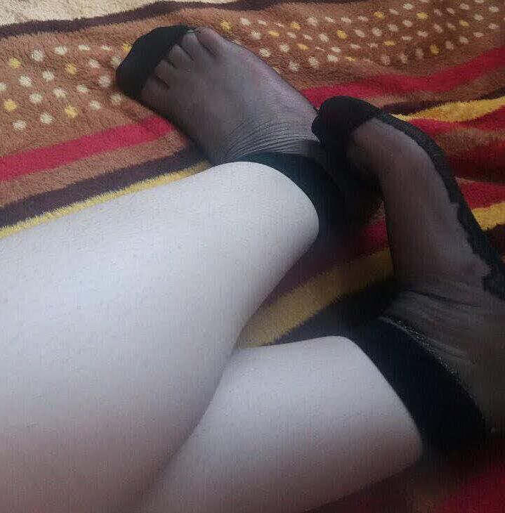 iranian nyloned feet