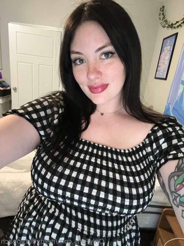 Peach Big Butt Big Boobs Lindas BBW MILF MISTED HOT SPOSTOS