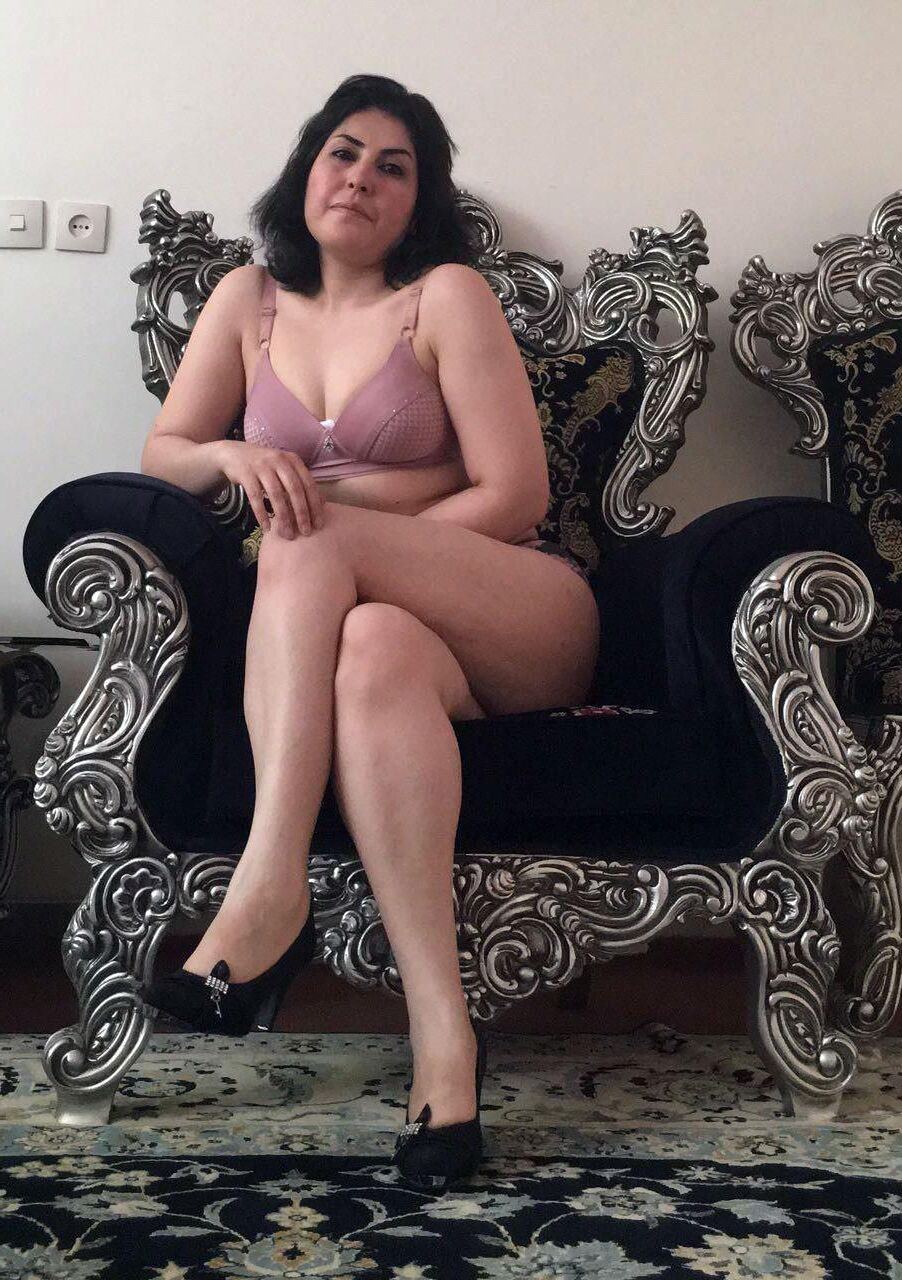 sexy iranian wife 
