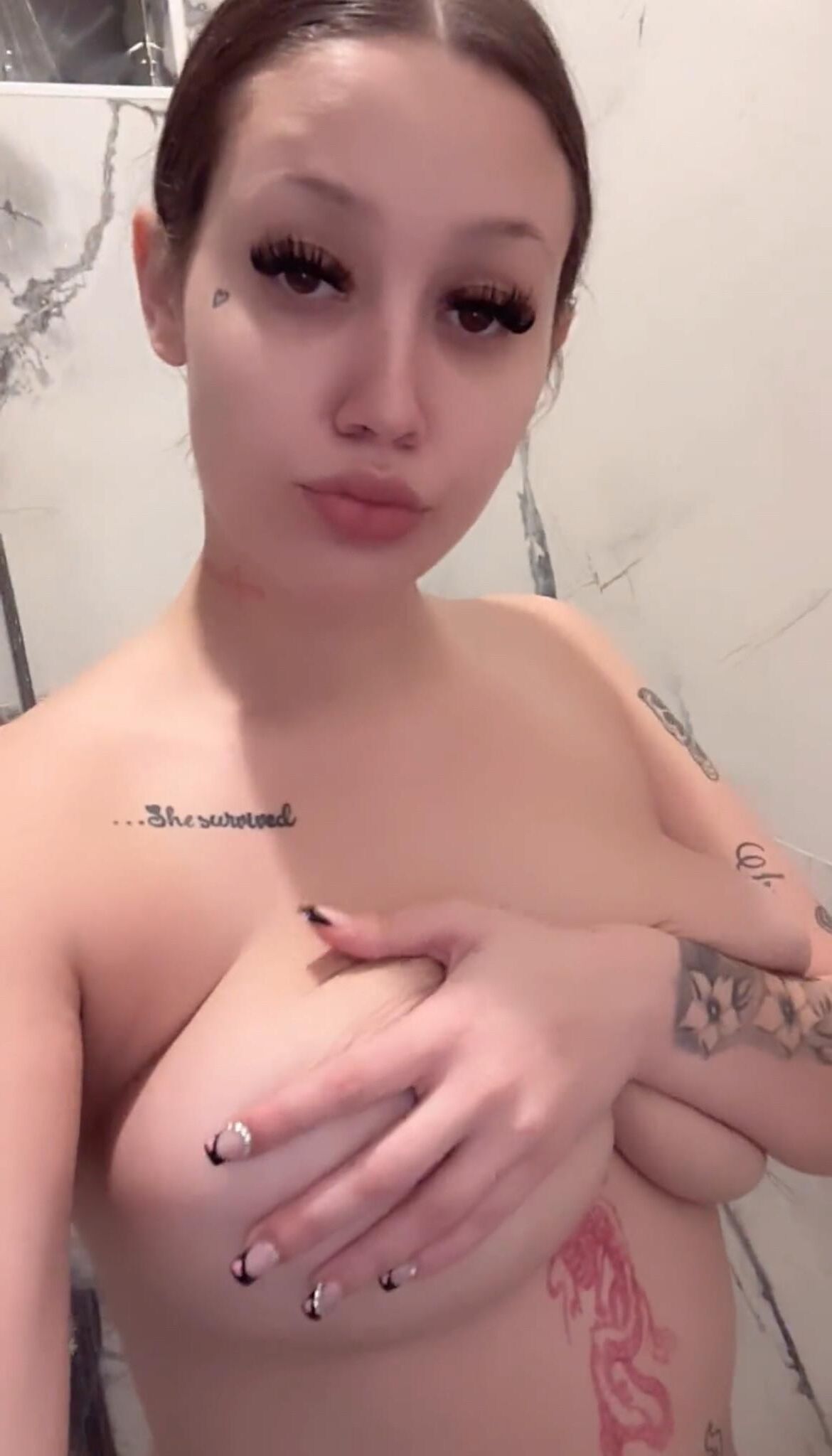 PEEKSとNON NUDE AMATEURS CLをからかいます