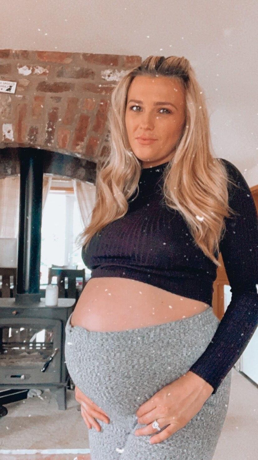Stunning Pregnant Blonde 