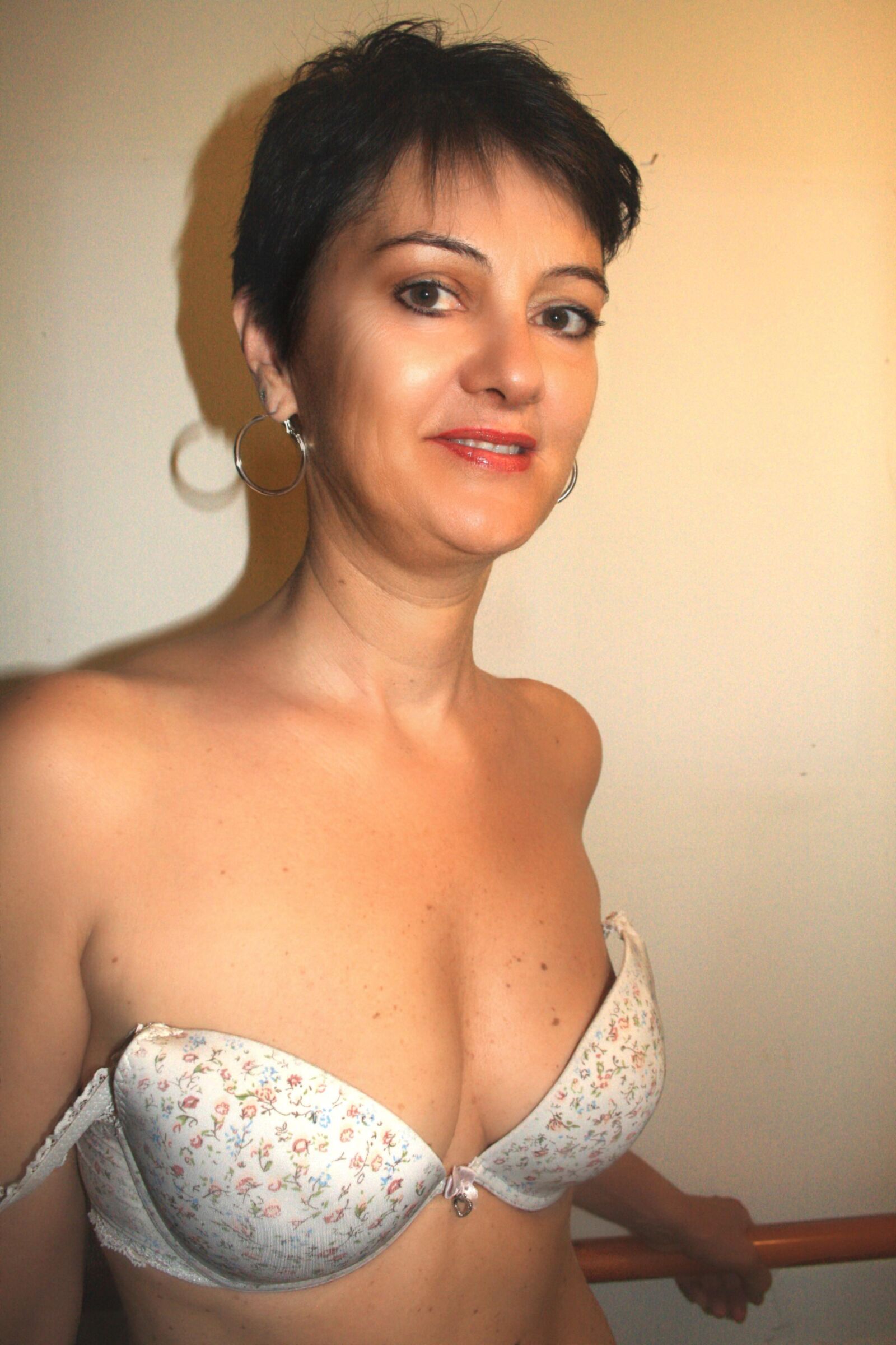 Manuela Carolina milf slut 