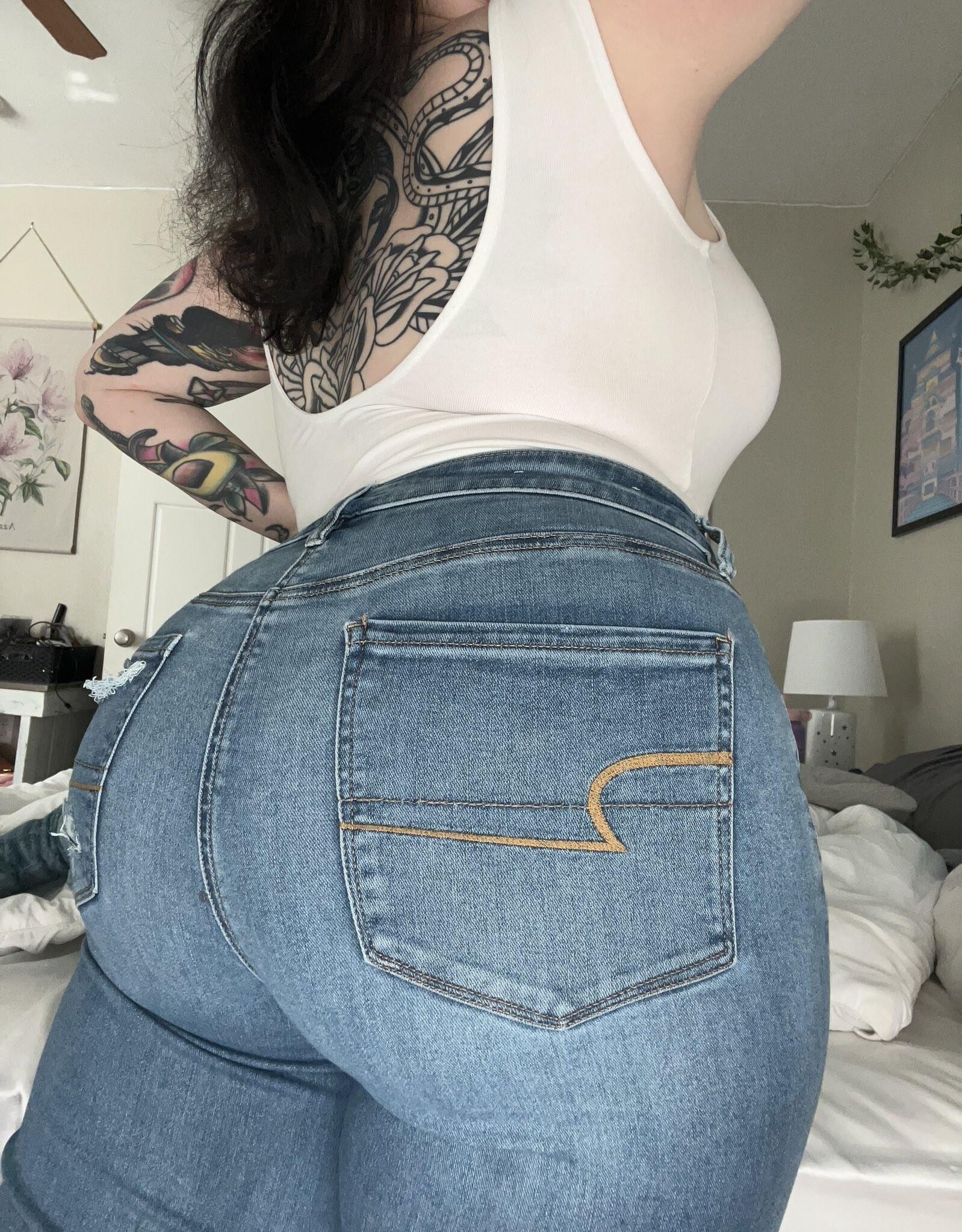 Peach Big Butt Big Boobs Lindas BBW MILF MISTED HOT SPOSTOS