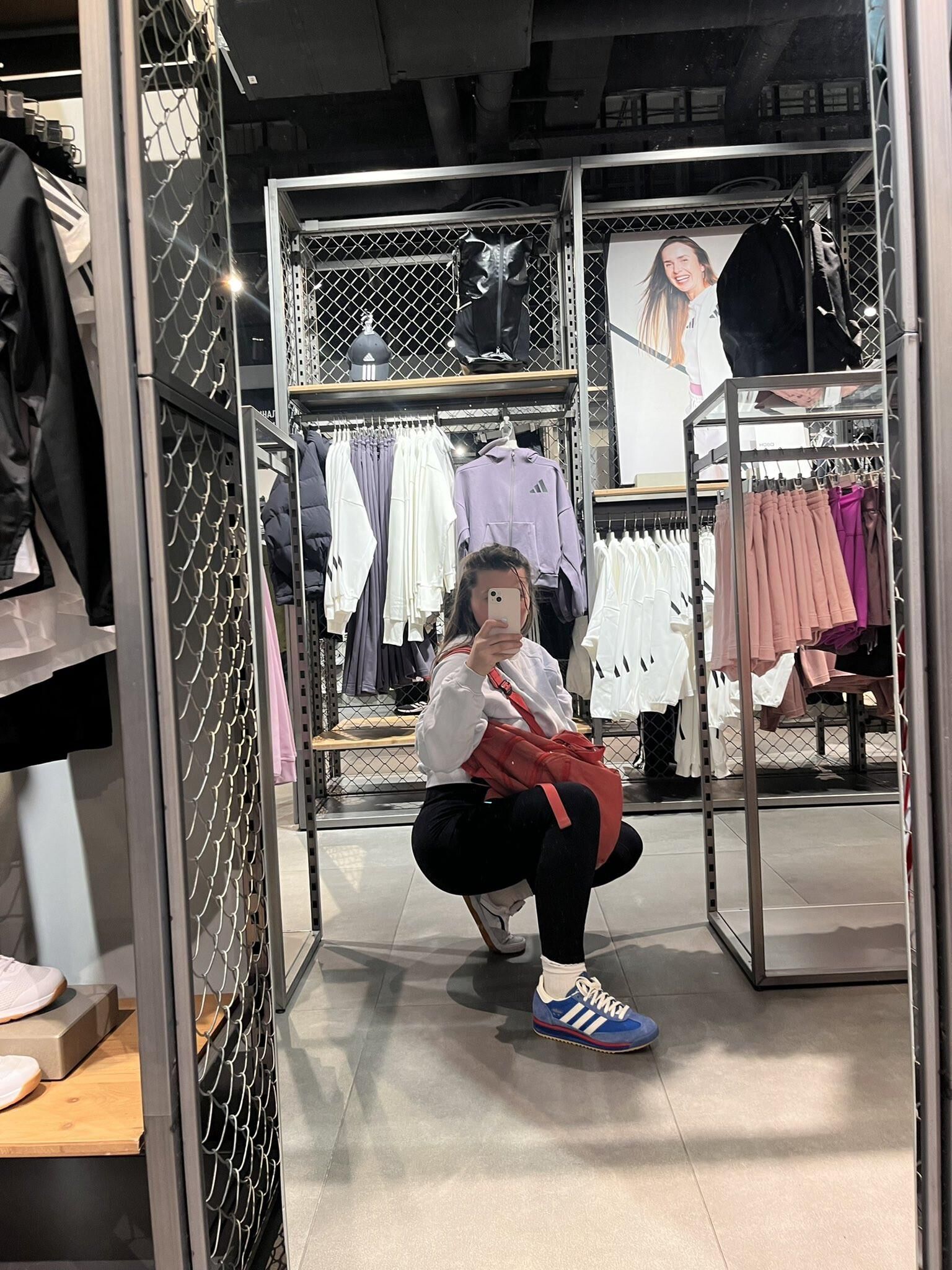 PUMA巨大なおっぱいウクライナのセクシーなブルネットミルフミックスホットショット