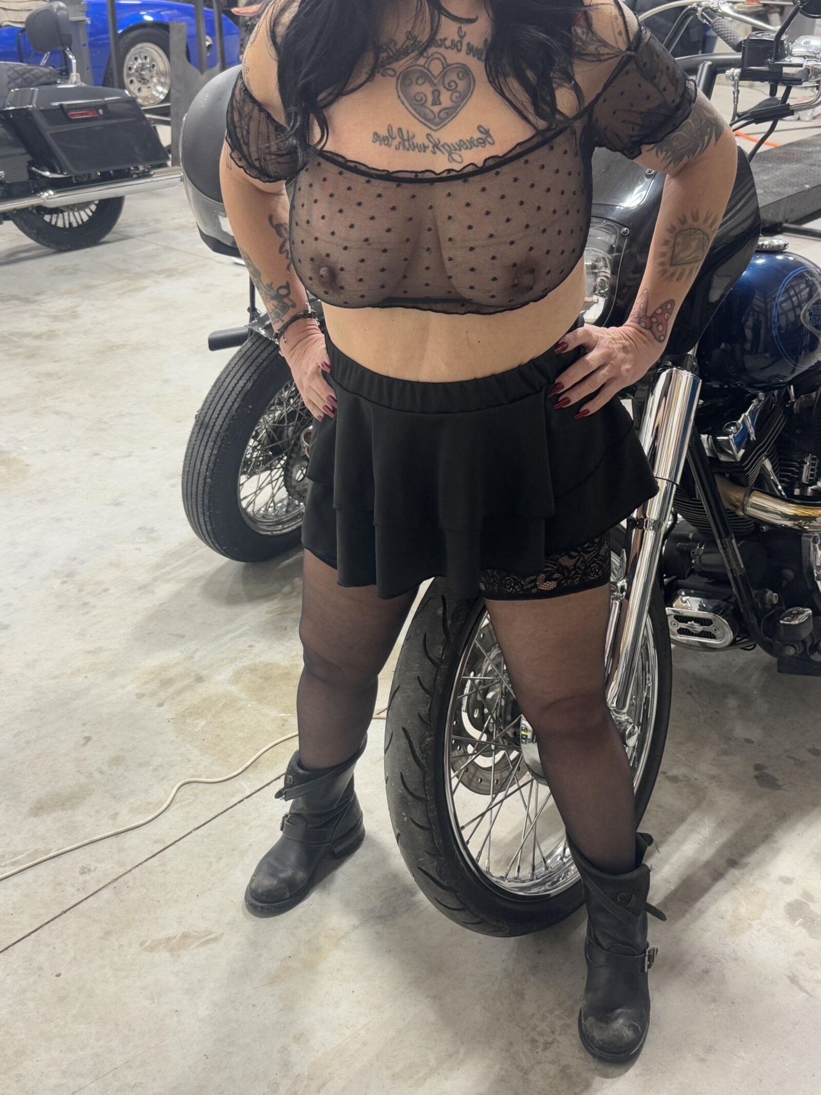 Parte da senhora do motociclista