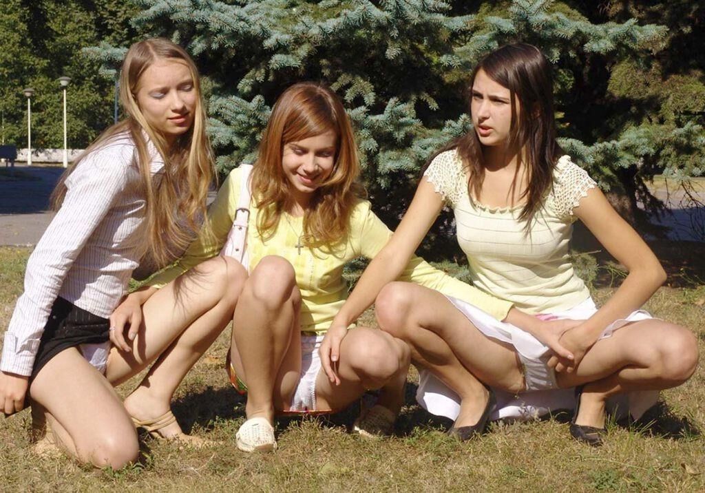 upskirts