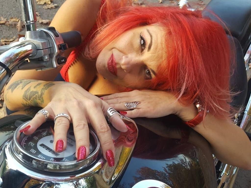 Mature Shamira Wild 
