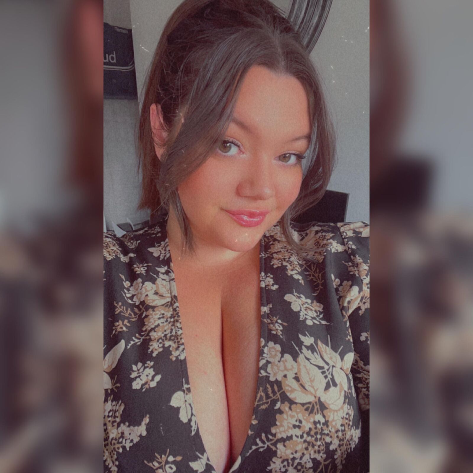 Sexy mollige Brünette
