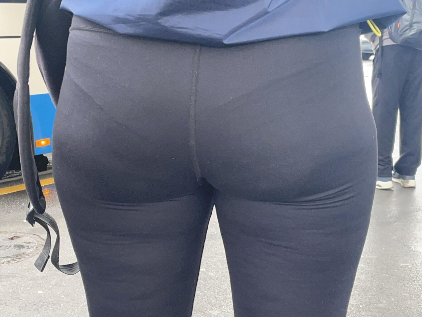 Bunny MILF ( ass candid )