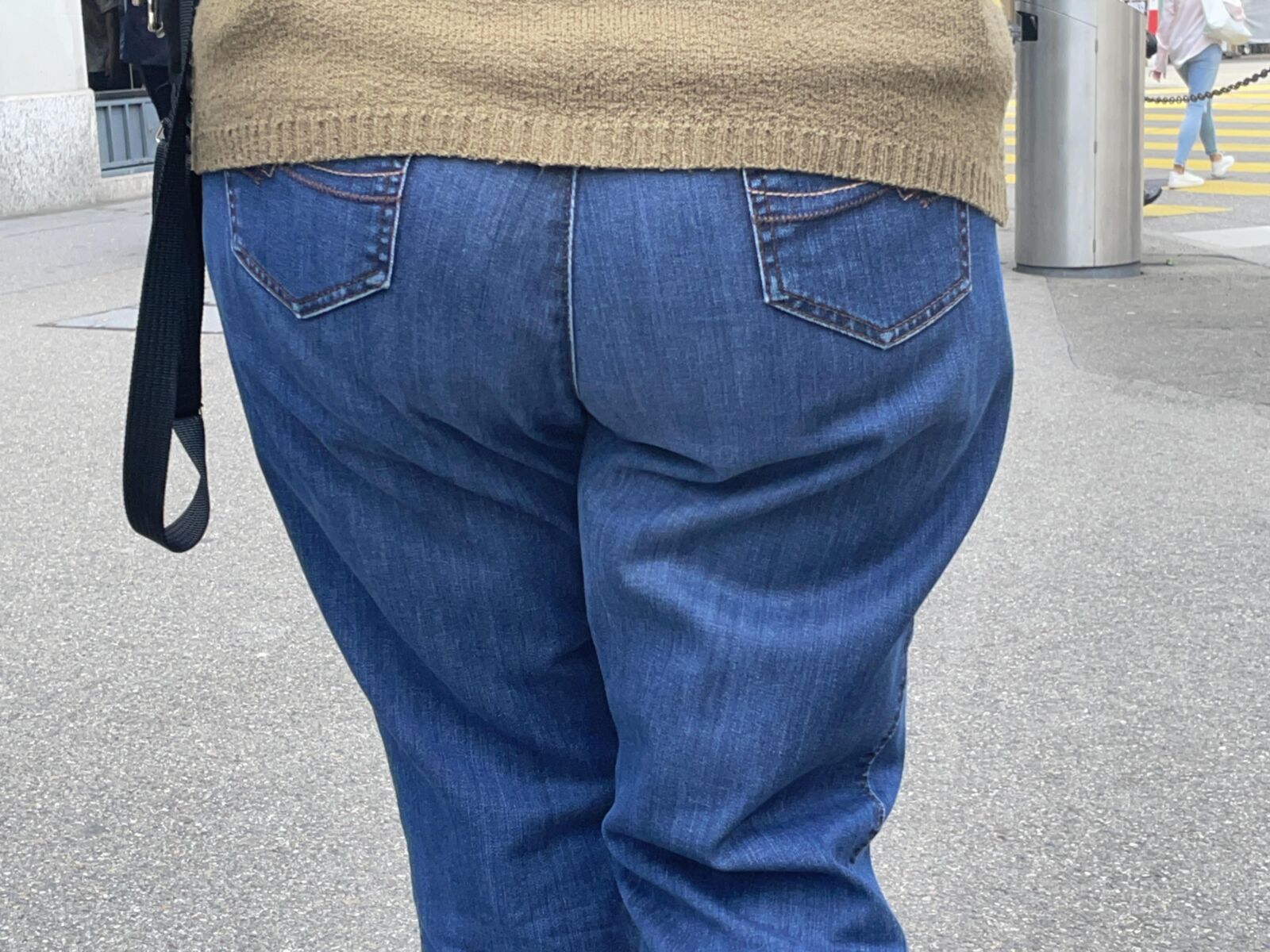 Gilf with wobbly hips